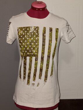 Grunt Style White Woodland Camo Flag Graphic Tee M
